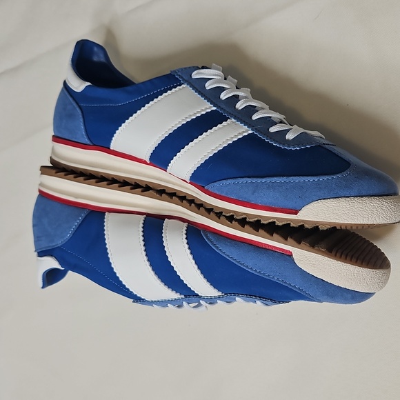 Madden Girl Blue/White Lace Up Sneakers Size 9 Leather NWOT - Picture 2 of 6